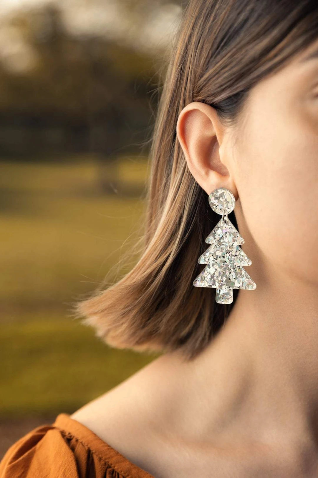 Acrylic Christmas Tree Dangles: Green & Iridescent Silver